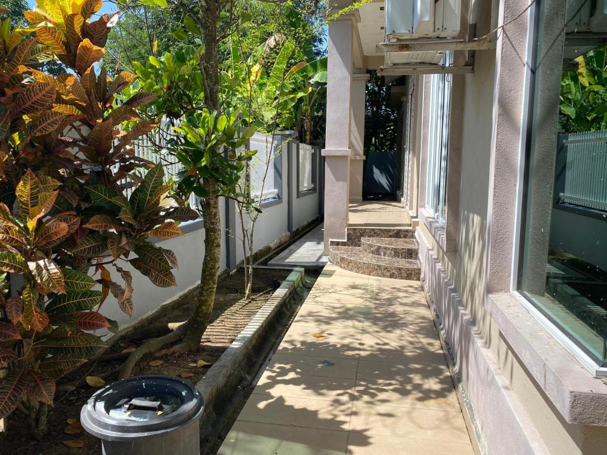 Leissa Homestay Ayer Hitam Esterno foto